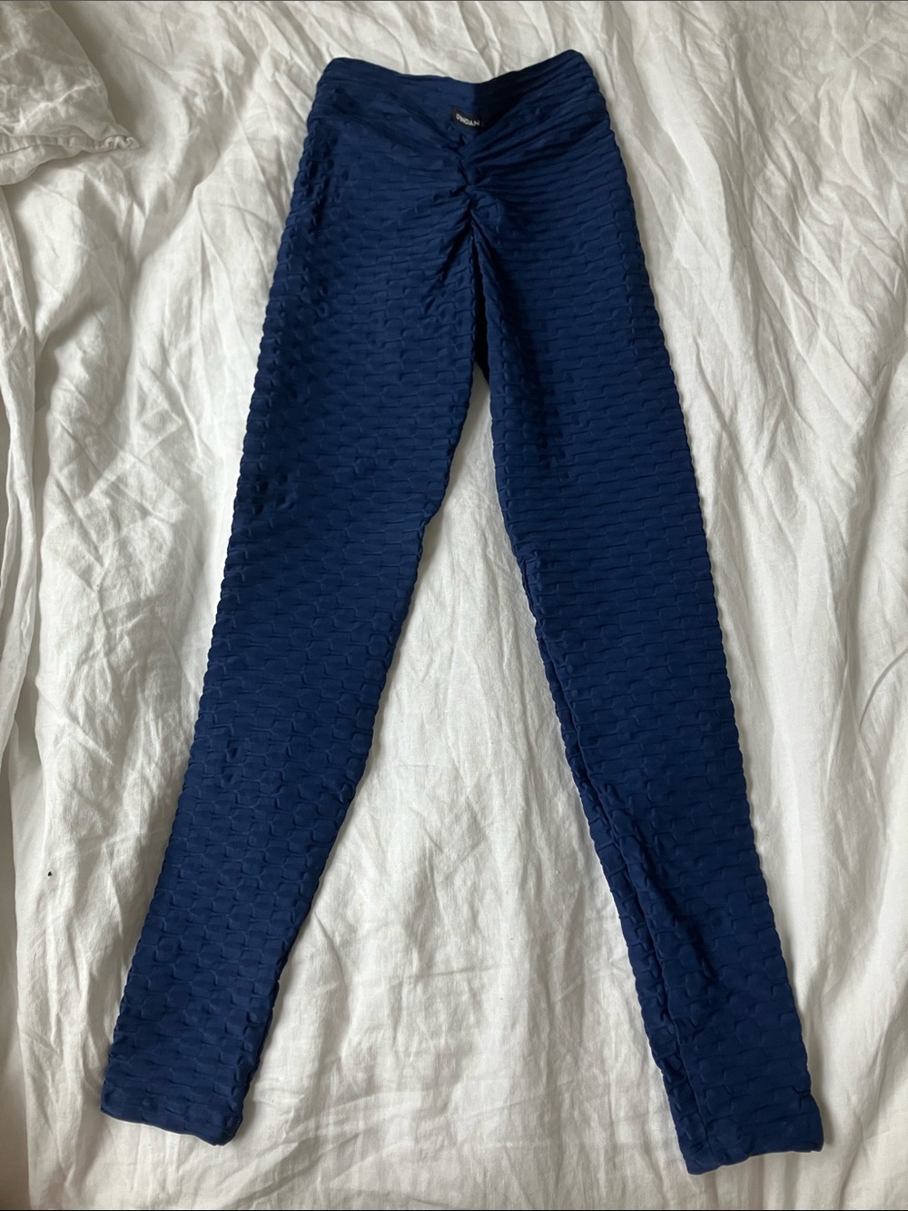 Navy Textured Leggings with Butt Details for bigger butt illusion